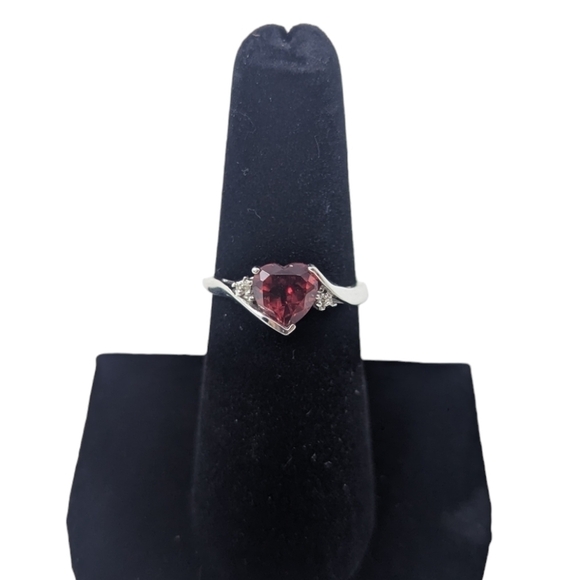 10kt Solid White Gold Heart Shaped Gemstone Garnet Diamond Accent Ring Size 6.5 - Picture 10 of 11